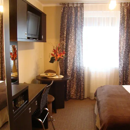 Kro A2 - 24h - Self Check-in - Free Parking Poznań