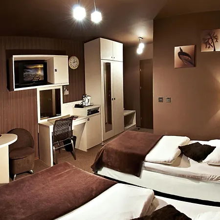 A2 - 24h - Self Check-in - Free Parking * Poznaň